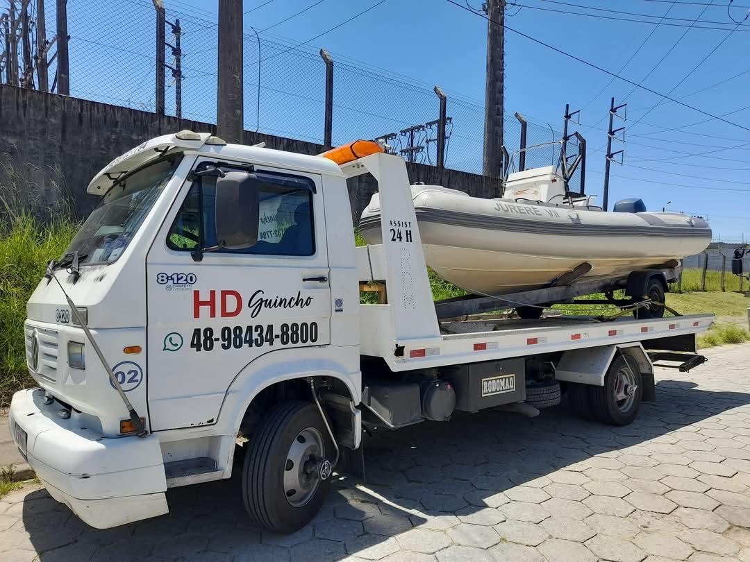 Transporte de barco em Florianópolis — HD Guincho